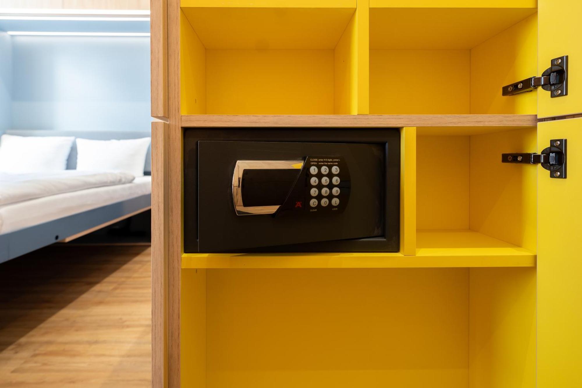 Homaris East Side - Self-Check In — Foto 2